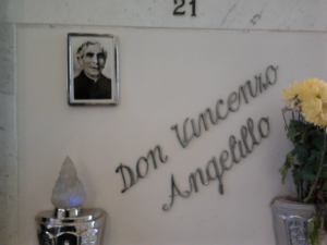 Lapide Don Vincenzo Angelilli